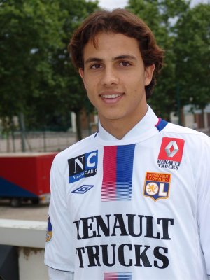 http://www.lyonpeople.com/Dossiers/ol_dossier_04/portrait/nilmar.jpg