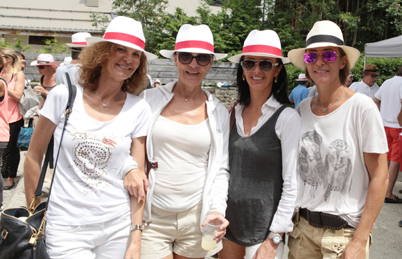 12. Nathalie Cot, Sylvie Capony, Karine Fontaine et Gaëlle Gauthier