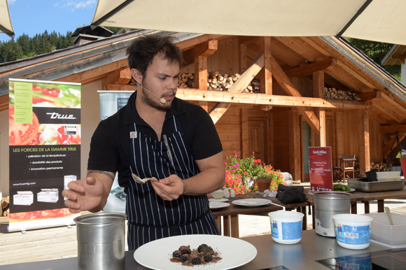 21. Le chef Ryan Dolan en pleine préparation