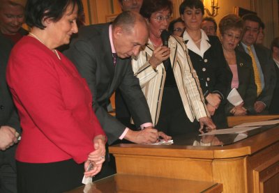 Gérard Collom, Jean-Jacques David, Raymond Barre, Nicole Chevassus, Jacques Chirac, Patrick Bertrand, Eric Limoncini, Bernard Rivalta, Christian Philip, Emmanuel Hamelin, Gilbert Aïassa, Olivier Chatard, Erick Roux de Bézieux, Catherine Moullin, Caroline Catoire, Simone André, Evelyne Haguenauer, Denise Robin, Elodie Humeau, Dominique Nachury, Monique Raymond, Béatrice Brac de la Perrière, Franck Ponsonnet, Alain Vollerin, Bruno Tronel.