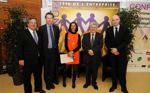 1. François Turcas et les intervenants de la conférence