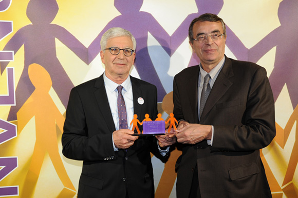 20. Gérard Soula (Adocia) et Jean-Jack Queyranne, président de la Région Rhône-Alpes