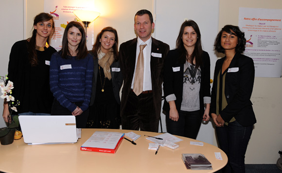 21. Thierry Vitoz (Université Lyon III), les étudiantes M2 Communication IAE-Lyon 3, Manon Sacy, Céline Verdier, Margaux Girard, Anaïs Clinat et Audrey Pointet