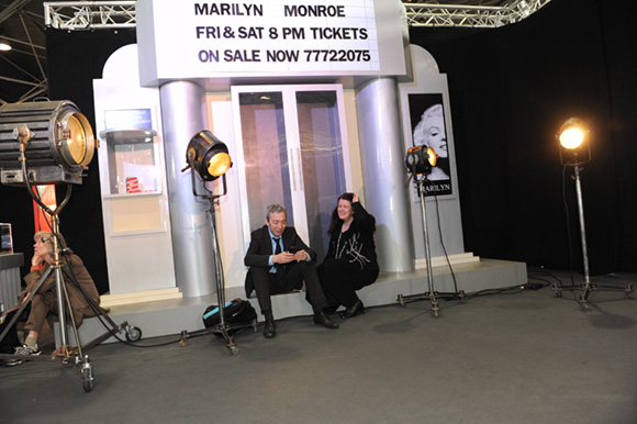 62. En coulisses, on s’affaire