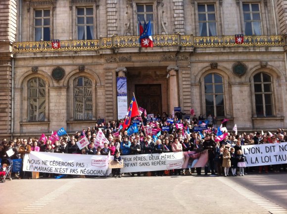 400 Lyonnais(es) redisent leur opposition au mariage pour tous