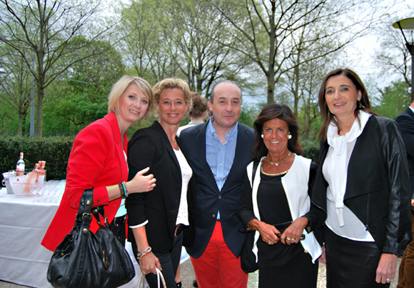 16. Sandrine de Lyon, Isabelle Peyronnet, Richard Thavel, Béryl Maillard et Carole Brosset