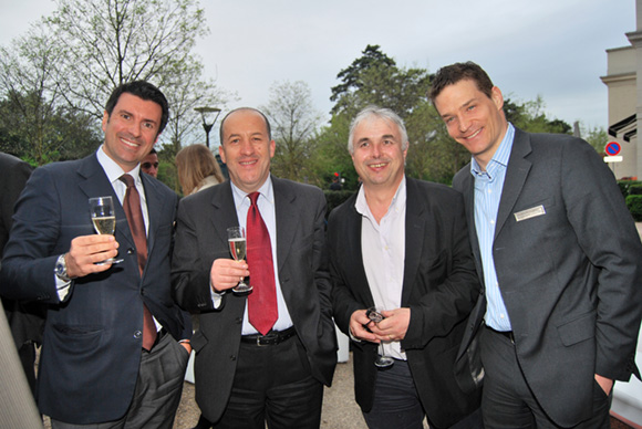 21. Pierfrancesco Carino (Sales Manager Emirates), Abdelhamid Meniaï (Club d’affaires France- Pays du Golfe), Jacques Launay (Responsable du développement EMCC) et Jean-Grégoire d’Amman (Directeur F & B Hilton Lyon)