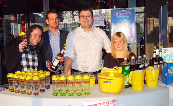 2. Sofia Dorgans, Bruno Horesny et Gaël Martin (Ricard) et Marine (Café du pond)