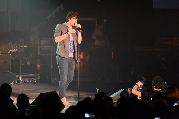 29. Le chanteur Brice Conrad