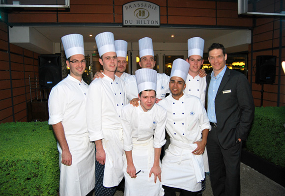 30. Les cuisiniers du Hilton avec Jean-Grégoire d’Amman (Directeur F & B Hilton Lyon)