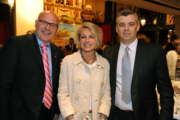 45. Didier Caudard-Breille, son épouse Marie (DCB International) et le chef Laurent Bouvier, président des Toques Blanches lyonnaises 