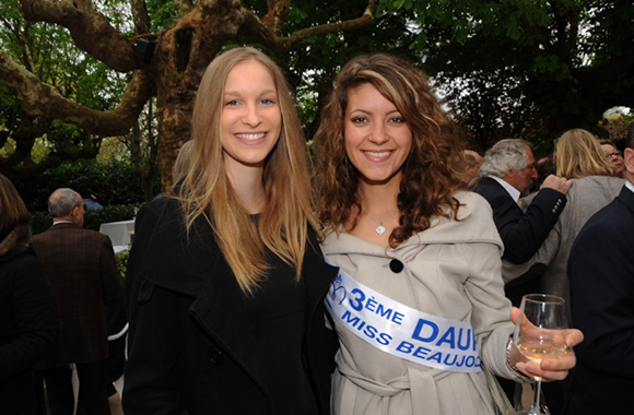 10. Coraline Aillard et Cécile Neveu, 3ème dauphine de Miss Beaujolais 