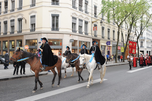 1. La cavalerie arrive