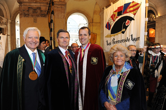 16. Marc Fraysse (Cofely GDF Suez), Christian Gelpi, président des Pennons de Lyon, Mark Andrew Schapiro, consul des Etats-Unis et Joy Corsin