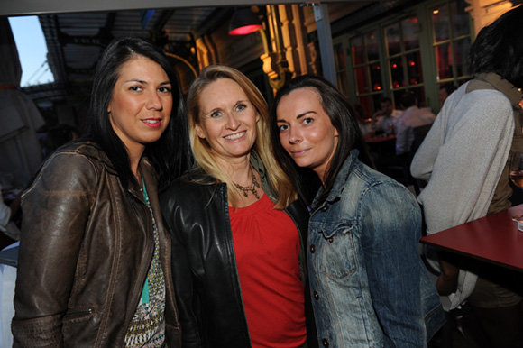 18. Sarah, Hélène et Mathilde