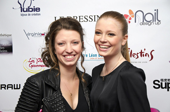 21. Chloé et Fanny Garcia