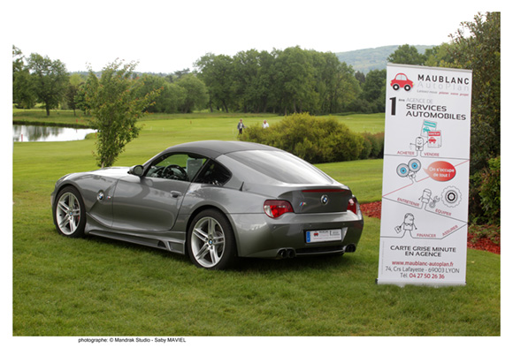 32. Un magnifique Z4 coupé M, véhicule présenté parmi d’autres par le sponsor