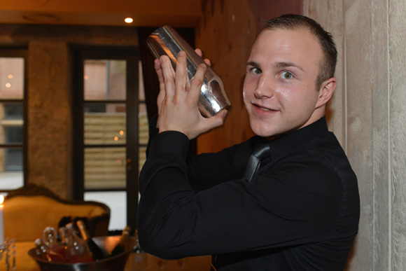 17. Robin (Chef barman de la cour des loges)