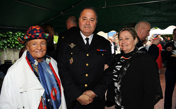 17. Joy Corsin, le général de division Jean-Patrick Ridao et son épouse Irène