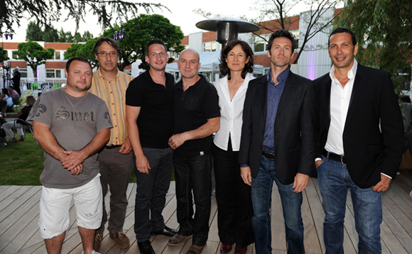 34. Sébastien, Bernard, Steeve, Thierry, Pascale, Guillaume et Rabah, les créateurs de la terrasse