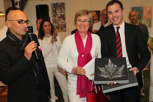 17. Le Trophée remis à la 1ère Brut, Dominque Saimfort, par la Maison Lalique et Jean Borges, directeur du Printemps Lyon
