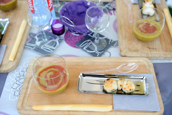 3. Sur le stand Elleixir, gaspacho glacé de tomates & courgettes, Saint Jacques rôties au barbecue