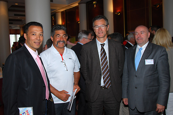 6. Abdel Achache (Adjoint aux sports du 3e), Jean-Michel PROVINI (Secrétaire général, FFSki Lyon), José Messer (Directeur régional AG2R la mondiale) et Frédéric Poty (Esprit d’action)