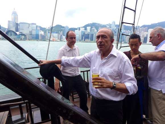 72. Cap’tain Gégé, jamais sans sa bibine, prêt à mettre le cap sur la Chine continentale pour la 2e semaine de la mission Asie du Grand Lyon.