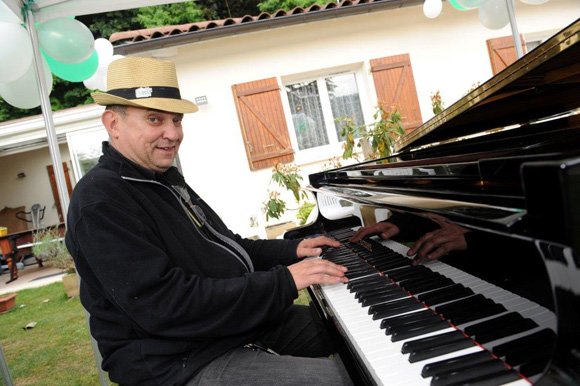 8. Le pianiste Philippe de la maison Costa Piano