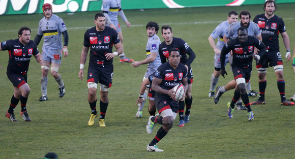 Les tribunes de LOU – Carcassonne. 2014 sera une cuvée Top 14 !