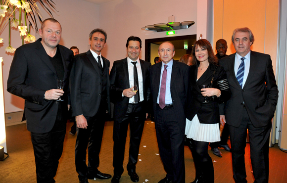 16. Le photographe Stéphane Kaufmann, Silvio Iacovino, directeur général Sofitel Lyon Bellecour, L’imitateur Laurent Gerra, Gérard Collomb, sénateur maire de Lyon, Françoise Petit (Lyon People) et Maître Richard Brumm, adjoint aux Finances 