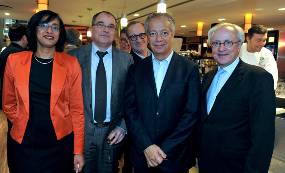 43. Yves Chavent, président du Tribunal de commerce, son épouse Hayette, Philippe Grillot et Bruno Sapin (AJ Partenaires)