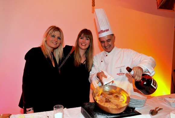 44. Agnès Fossard (LCL) et Jeanne Philippe (JF1) et Roger de chez Grand Marnier