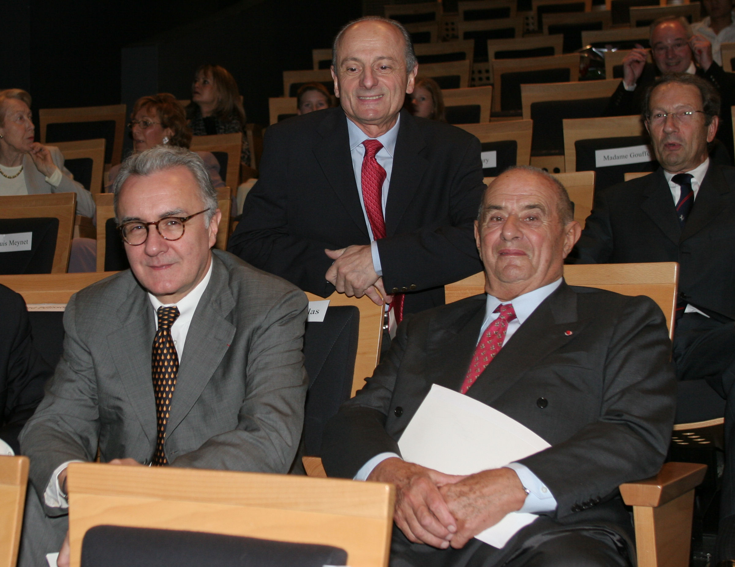 Les trois étoiles de Paul Bocuse. Alain Ducasse orchestre les 50 ans