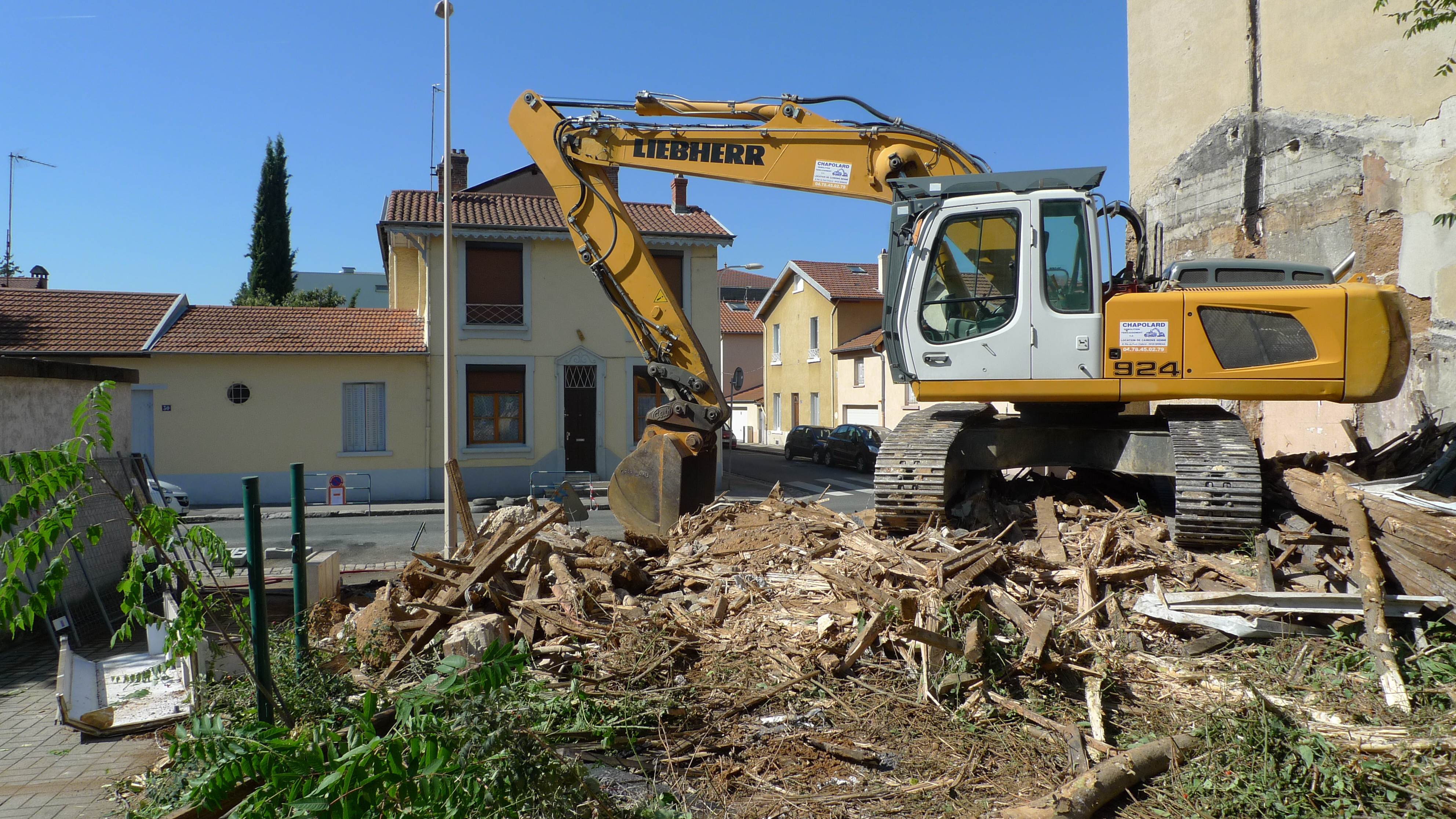 50 maisons rasées depuis 2001. Montchat village martyr