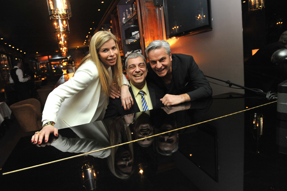 1. Corinne Joly, le pianiste Jean-Jacques Gaillard et Marc Joly (Carmelina)