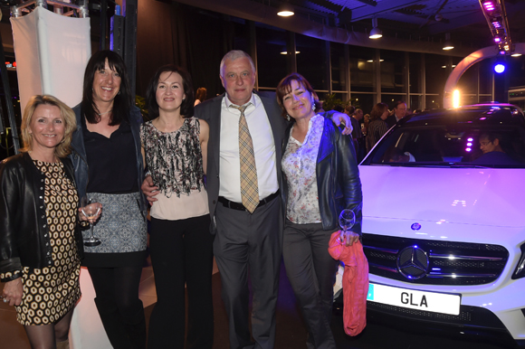 30. Bernard Trux (Mercedes-Benz) et ses amies