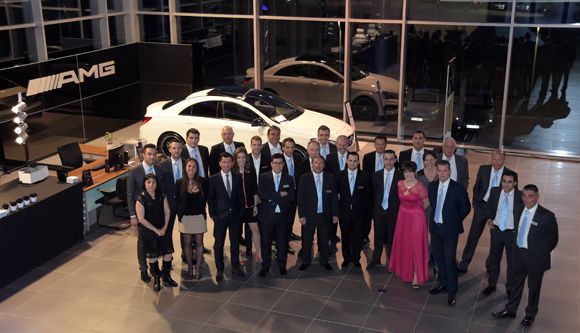 6. Frédéric Bouillé, Directeur Général Mercedes-Benz Lyon, Bernard Trux et l’équipes Mercedes-Benz