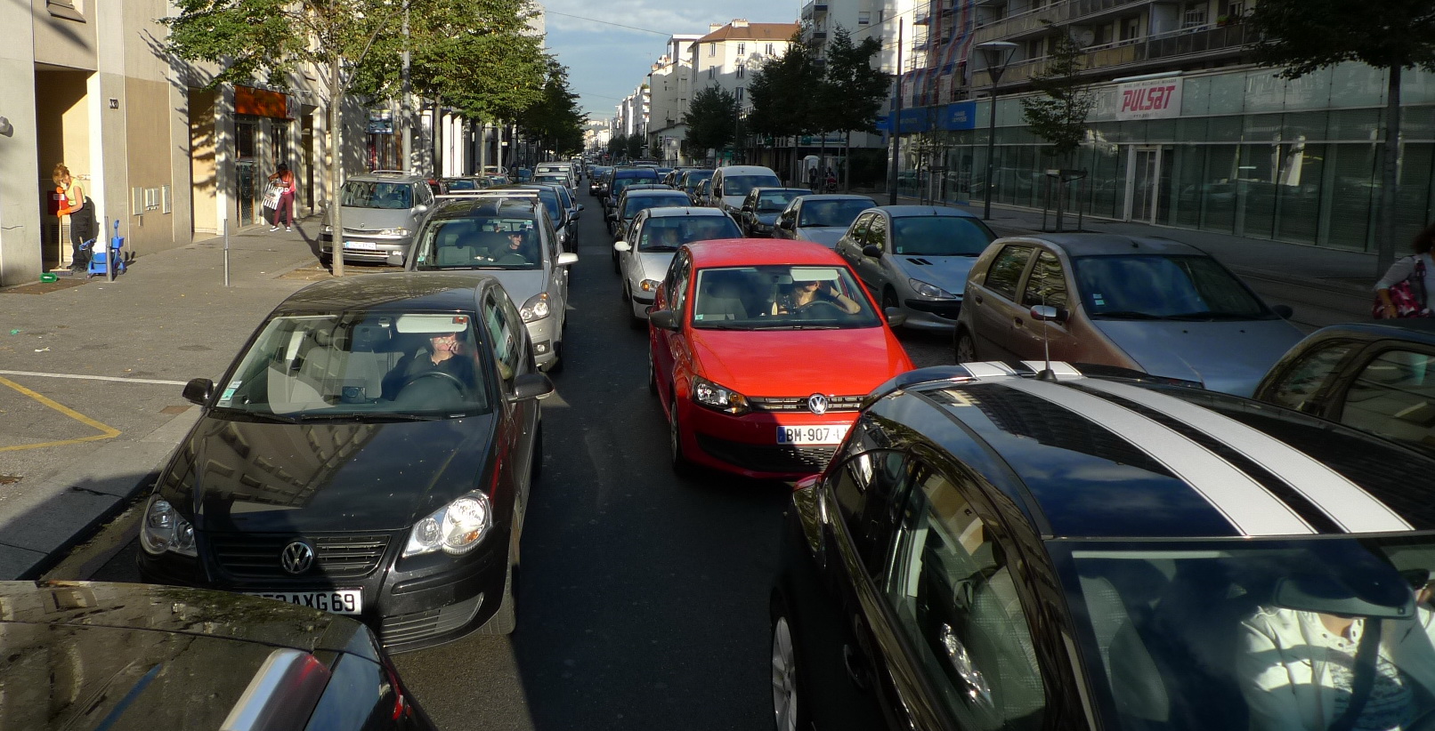 Visite du dictateur chinois. Embouteillages et manif en perspective