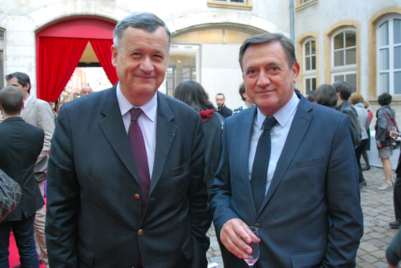 8. Albéric de Lavernée (Vice-président à l’intégration sociale, département du Rhône) et Joël Madile, directeur de la délégation parisienne du Grand Lyon