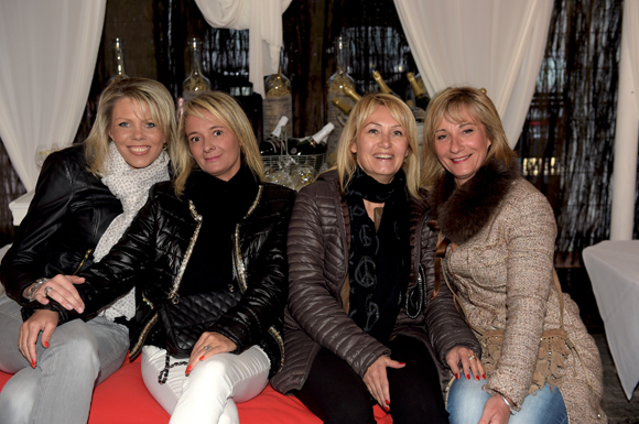 17. Estelle, Valérie, Corinne et Cat