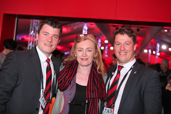 2. Virginie Plaza, directrice de Nissan Bernard entourée de Grégoire Heron et Mathieu Renaud (LOU Rugby)