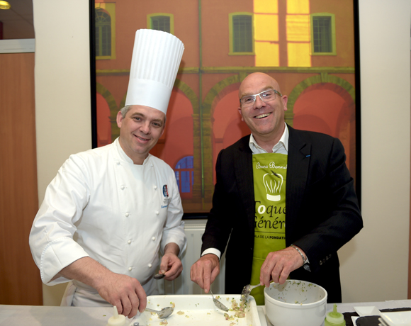 27. Le chef Laurent Bouvier, président des toques blanches et Bruno Bonnell, président de Robopolis