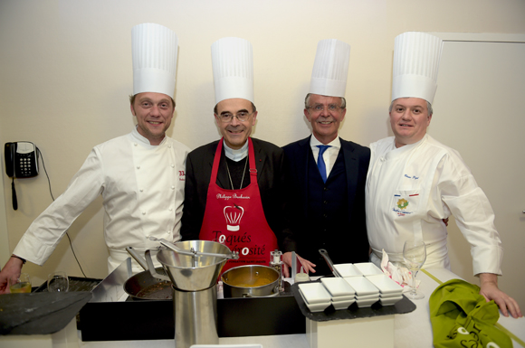 33. Le chef Frédéric Berthod, Monseigneur Philippe Barbarin, Maitre Jean Martinon et Olivier Paget