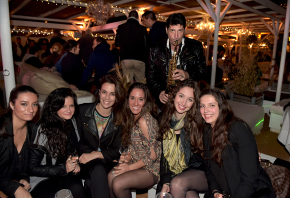 40. Stéphanie, Jennifer, Anna-May, Joey, Lisa et Sandra