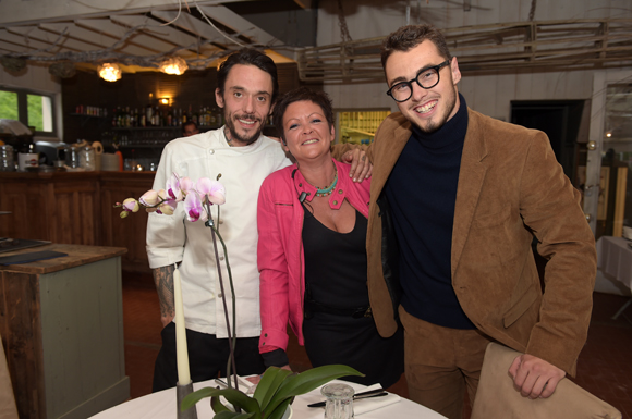 4. Le chef Yann, Magalie et Arthur (Les Planches)