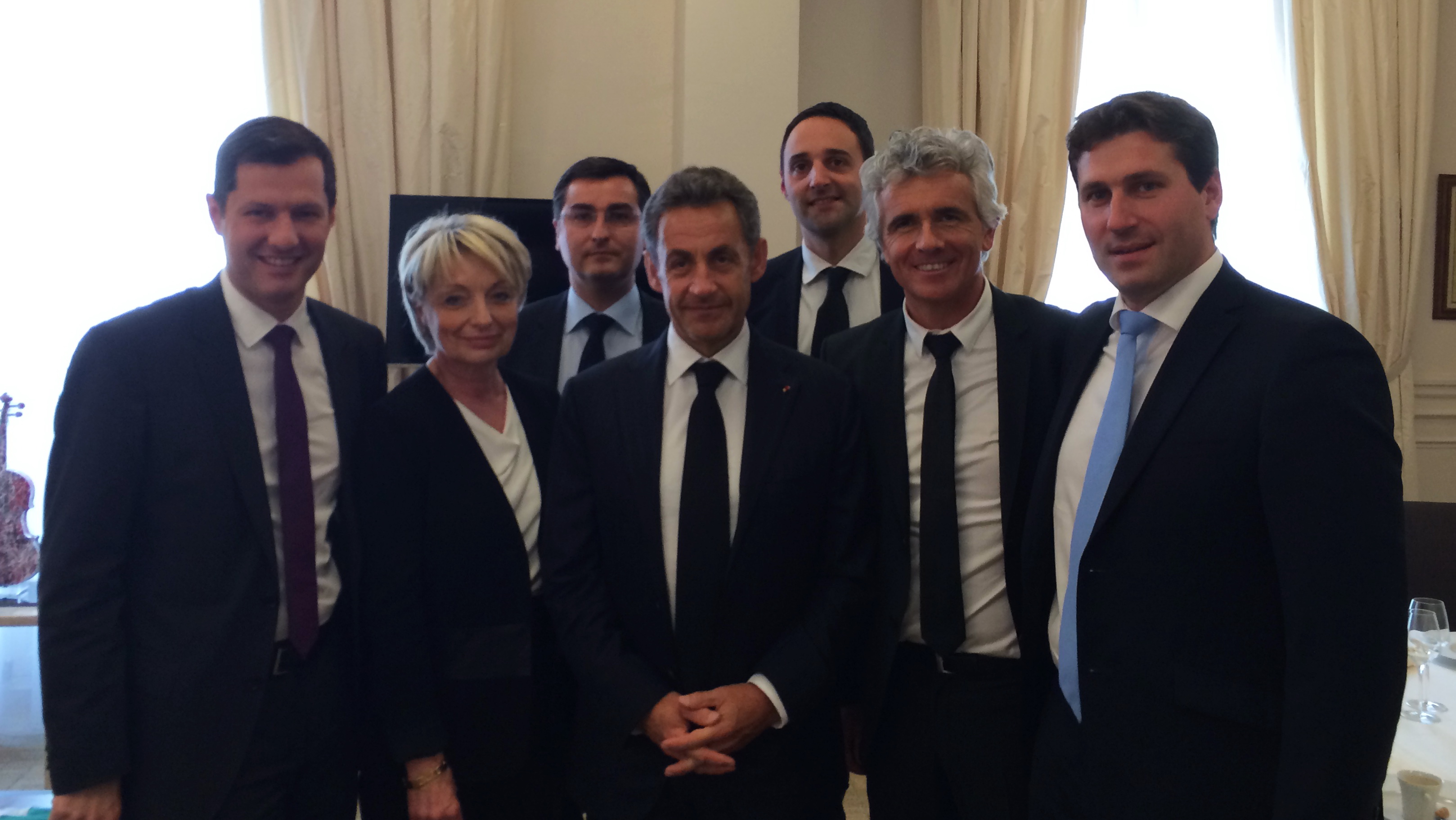 Municipales 2014. Nicolas Sarkozy en cadeau bonus