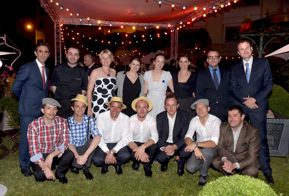 La Reine Astrid en mode garden party