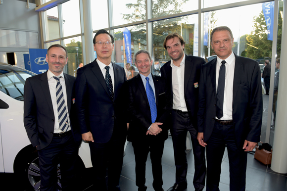 21. Luc Bergeron (OL), Deok-Jeong Im, président de Hyundai Motor France, Jean Nelson (Hyundaï), Emmanuel Salenave et Serge Bex (OL)