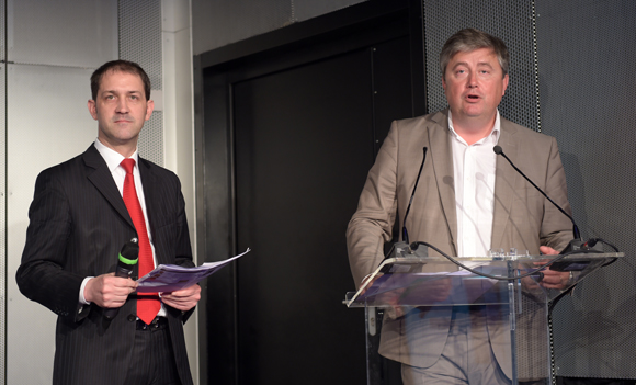 27. Laurent et Benoit accueillent les nouveaux adhérents